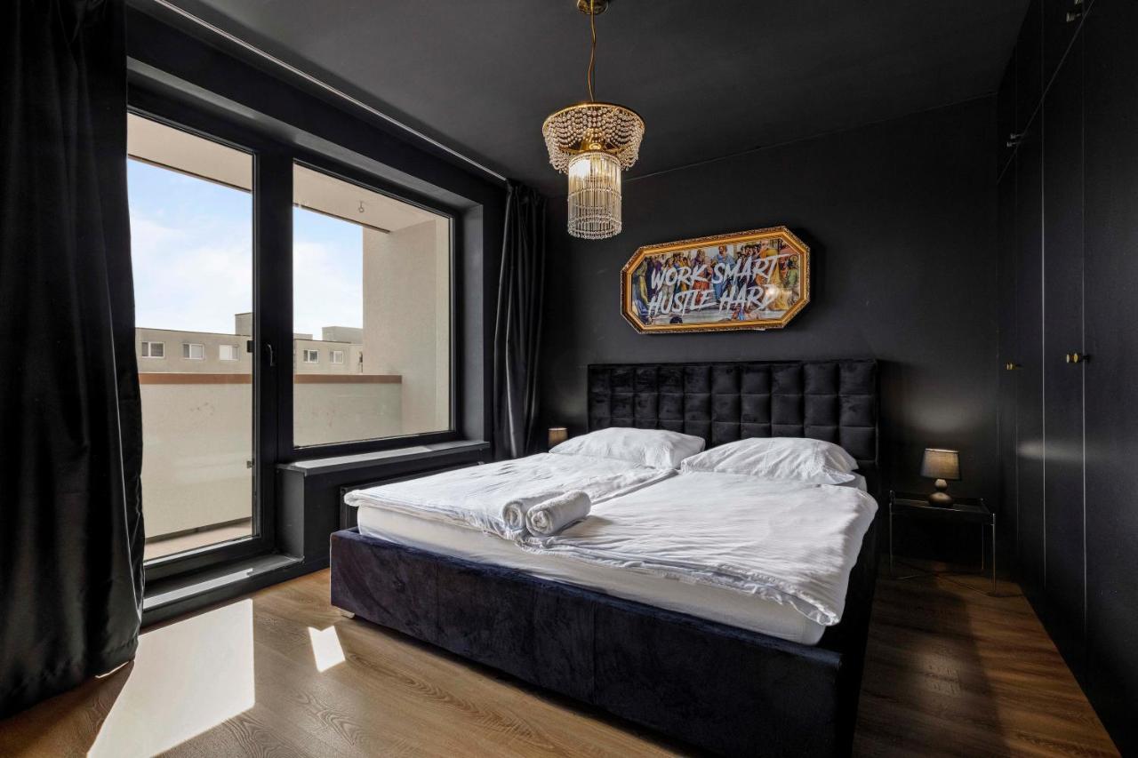 Апартаменты Lam Black - Ac - Balcony Братислава Экстерьер фото